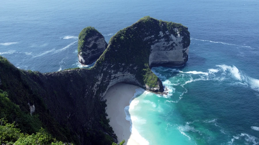 Sunny Nusa Penida coastline as a reminder to use physical UV protection